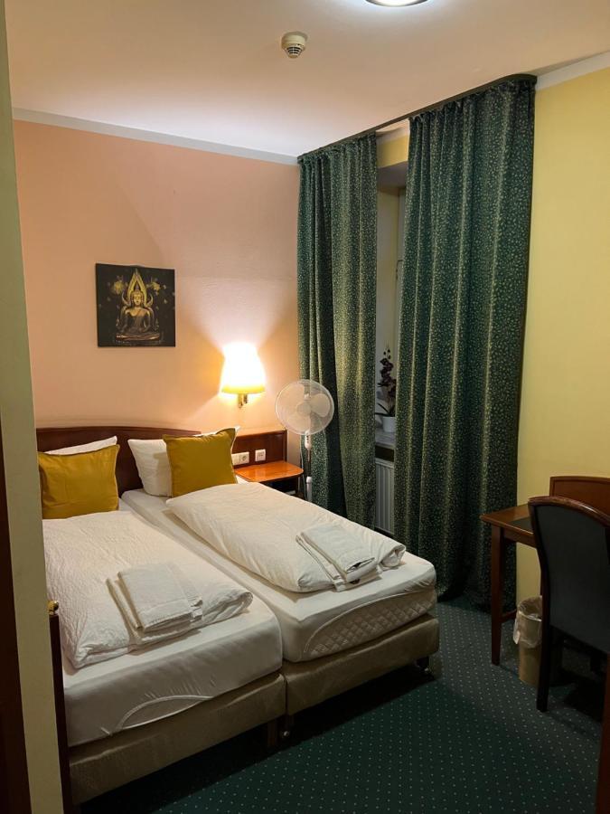 Hotel Am Schloss - Frankfurt An Der Oder Exteriör bild