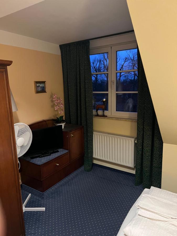 Hotel Am Schloss - Frankfurt An Der Oder Exteriör bild
