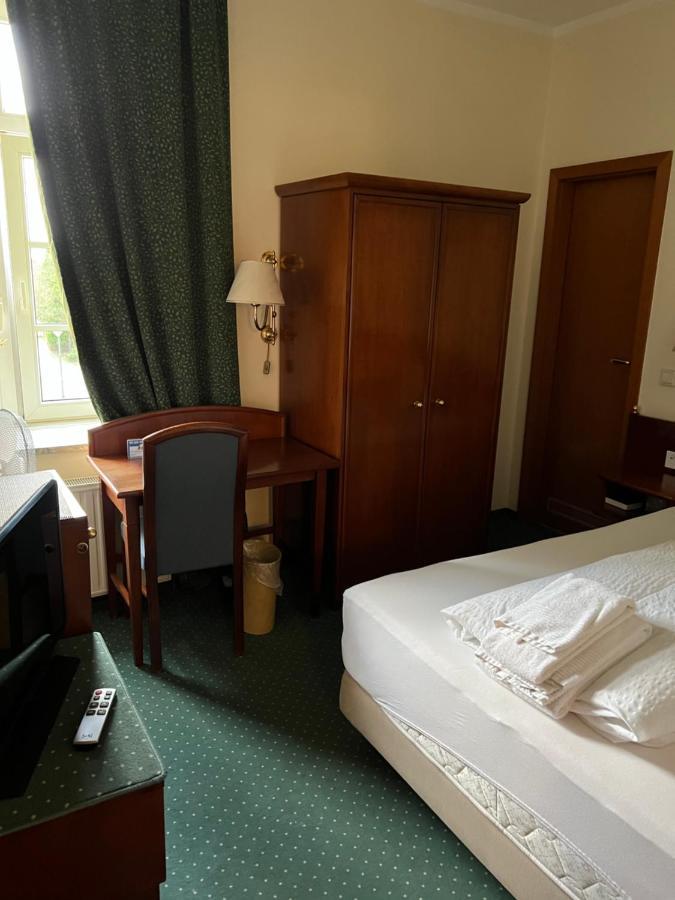 Hotel Am Schloss - Frankfurt An Der Oder Exteriör bild