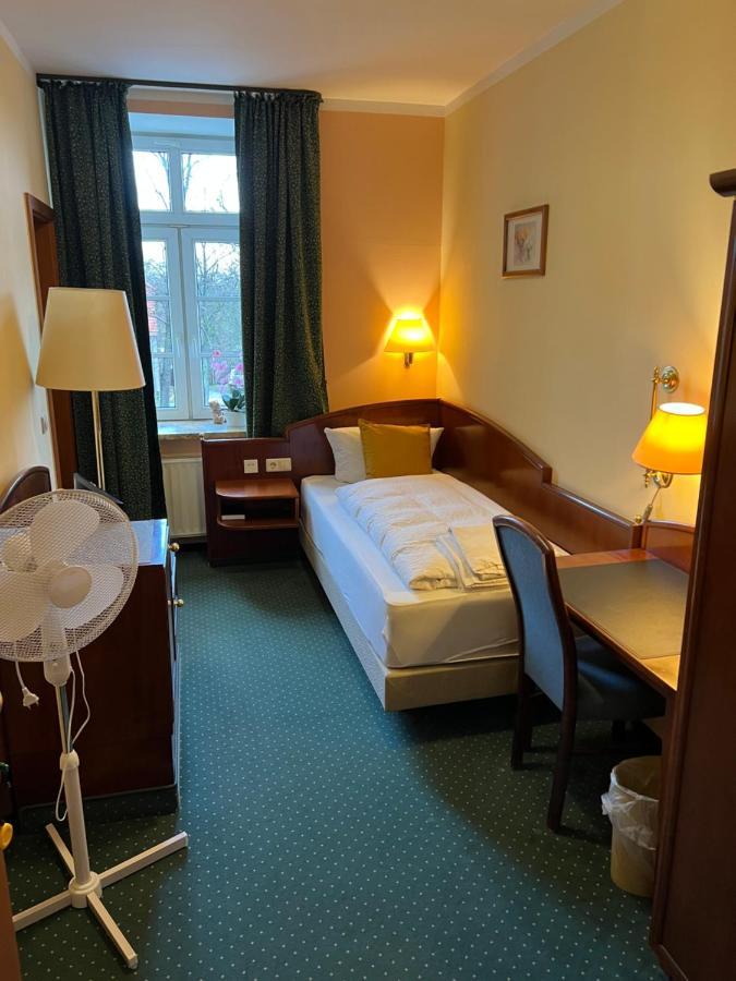 Hotel Am Schloss - Frankfurt An Der Oder Exteriör bild