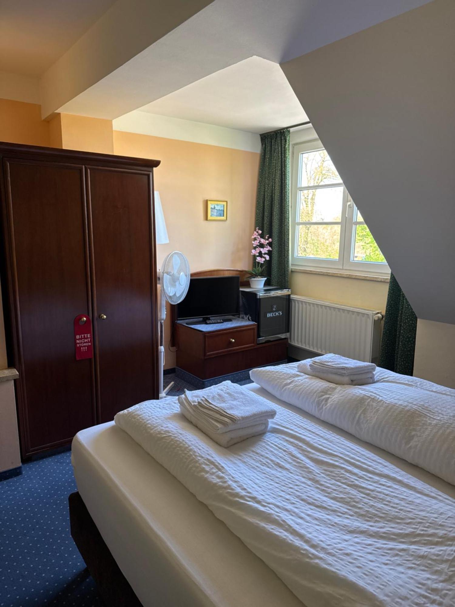 Hotel Am Schloss - Frankfurt An Der Oder Exteriör bild