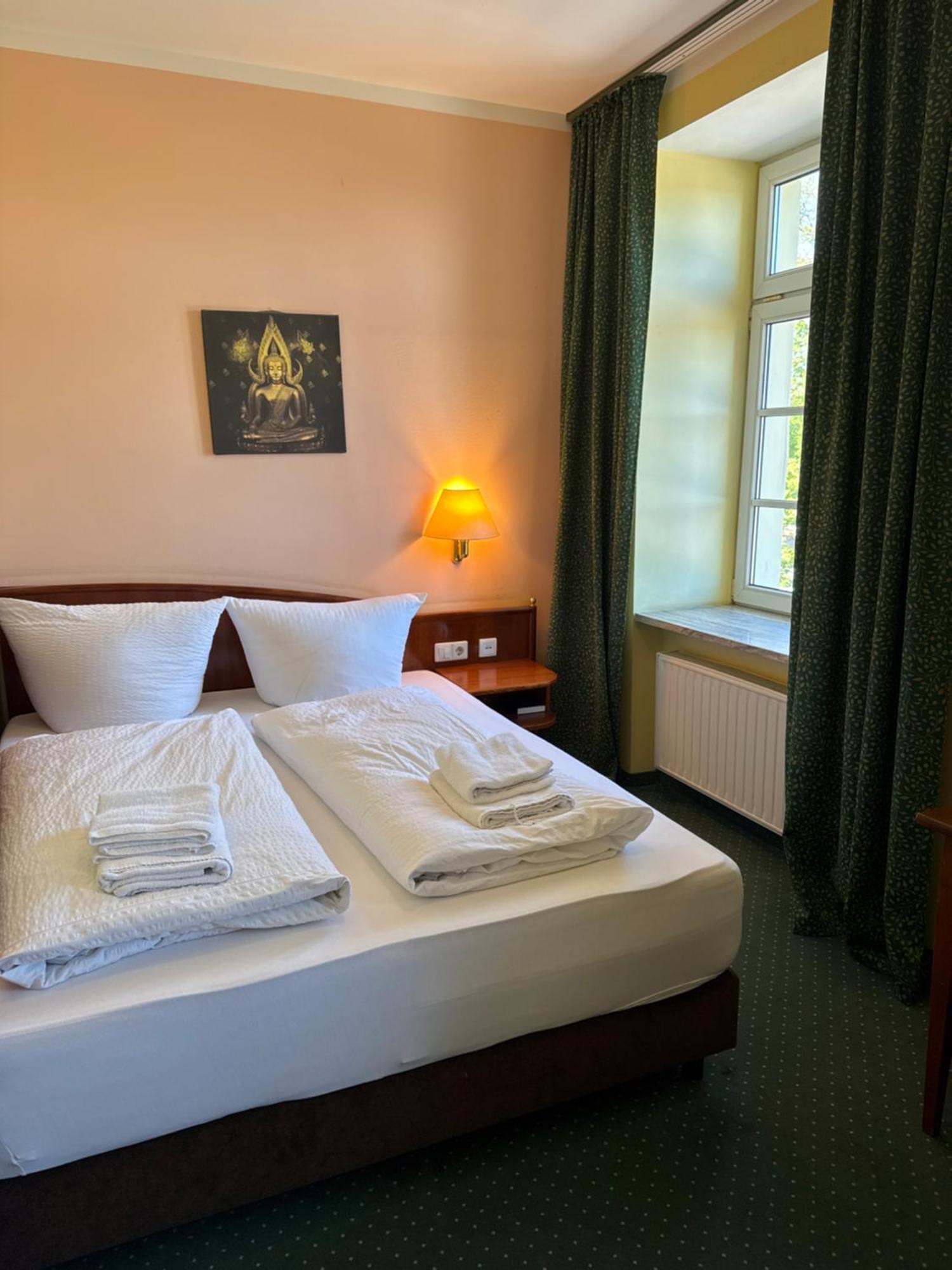 Hotel Am Schloss - Frankfurt An Der Oder Exteriör bild